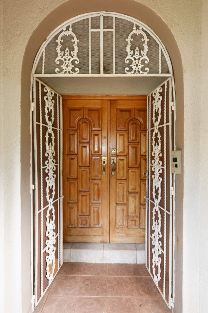 5 Bedroom Property for Sale in Wilkoppies North West